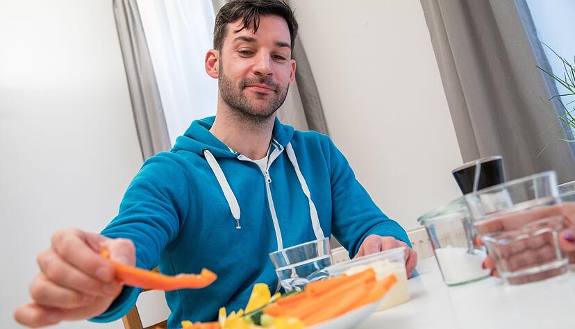 Sich komplett von Rohkost zu ernähren, ist nicht unbedingt empfehlenswert. Aber: Wer einen guten Teil seines Essens roh zu sich nimmt, tut etwas dafür, hohe Blutfettwerte wieder ins Gleichgewicht zu bringen.