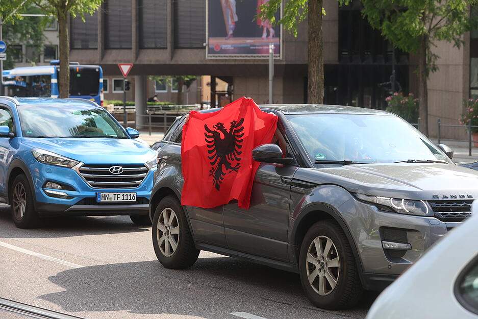 Albaner feiern in Heilbronn Unentschieden gegen Kroatien