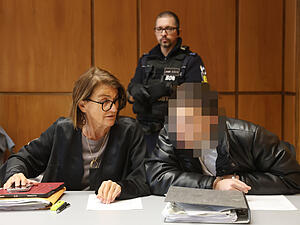 Wegen Drogenhandels und Waffenbesitzes muss sich der Angeklagte vor der 15. Großen Jugendkammer des Heilbronner Landgerichts verantworten.