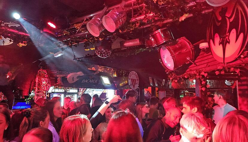 Trotz vieler G&auml;ste gab es in der Gartenlaube schon ausgelassenere Abende auf der Tanzfl&auml;che.