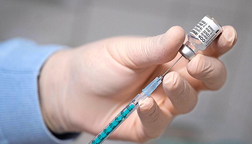 Geimpft oder nicht? Diese Frage wird künftig eine immer größere Rolle spielen. Steigt die Zahl der Corona-Intensivpatienten weiter an, sollen auch im Südwesten Einschränkungen für Ungeimpfte kommen.
Foto: dpa
