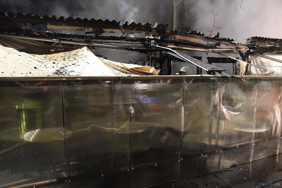 Das Dach wurde vom Feuer zu großen Teilen zerstört.