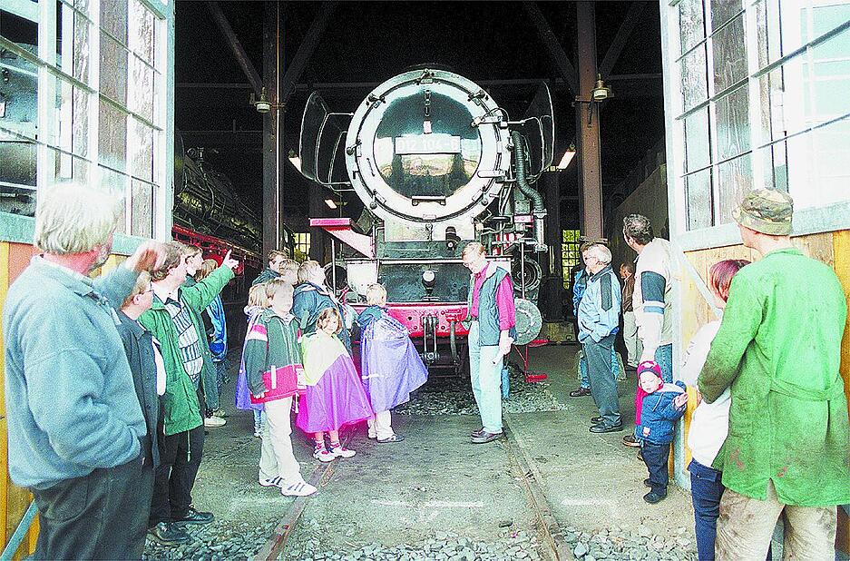 2001: Zum Tag des offenen Denkmals &ouml;ffnet das S&uuml;ddeutsche Eisenbahnmuseum in Heilbronn-B&ouml;ckingen die Tore des Ringlockschuppens.