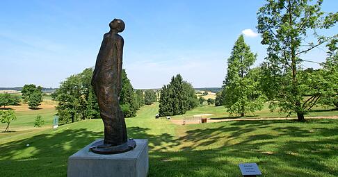 Sport, Natur und Kunst finden sich auf dem Golfplatz in Friedrichsruhe. 
Foto: Heimatreporter Lilo Eggensperger