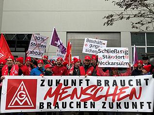 Die IG Metall setzt ein Zeichen gegen drohenden Arbeitsplatzabbau bei der Neckarsulmer Audi-Tochter PSW.