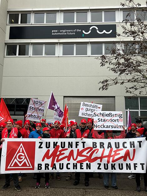 Die IG Metall setzt ein Zeichen gegen drohenden Arbeitsplatzabbau bei der Neckarsulmer Audi-Tochter PSW. Die IG Metall setzt ein Zeichen gegen drohenden Arbeitsplatzabbau bei der Neckarsulmer Audi-Tochter PSW.