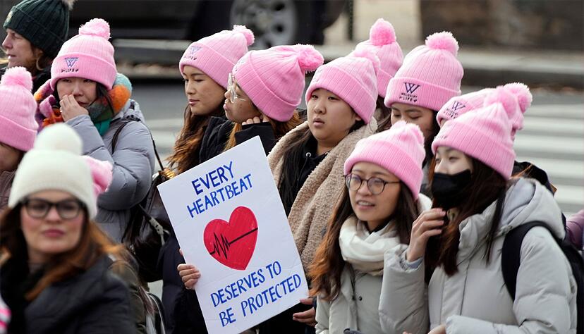 Viele junge Menschen sind nach Washington gekommen.