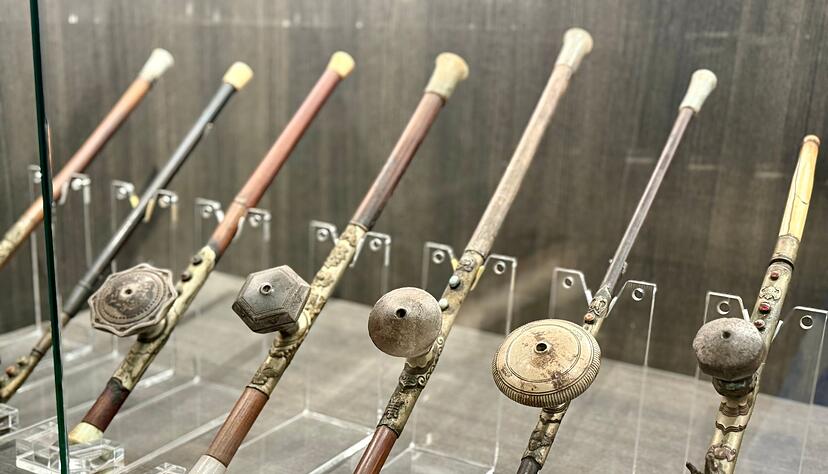 Opium-Pfeifen gehörten früher zum Goldenen Dreieck dazu – heute sind sie in Museen ausgestellt. Opium-Pfeifen gehörten früher zum Goldenen Dreieck dazu – heute sind sie in Museen ausgestellt.