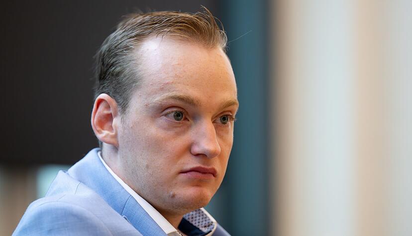 Der Angeklagte muss nach der Entscheidung des Gerichts für die bisherige Haft entschädigt werden. (Archivbild) Der Angeklagte muss nach der Entscheidung des Gerichts für die bisherige Haft entschädigt werden. (Archivbild)