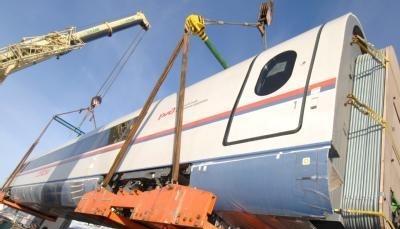 Der von Siemens gefertigte Hochgeschwindigkeitszug "Velaro RUS" bei der Auslieferung nach Russland. Siemens hat nun den Zuschlag für 31 Reisezugwagen für die israelische Eisenbahn erhalten. Der von Siemens gefertigte Hochgeschwindigkeitszug "Velaro RUS" bei der Auslieferung nach Russland. Siemens hat nun den Zuschlag für 31 Reisezugwagen für die israelische Eisenbahn erhalten.