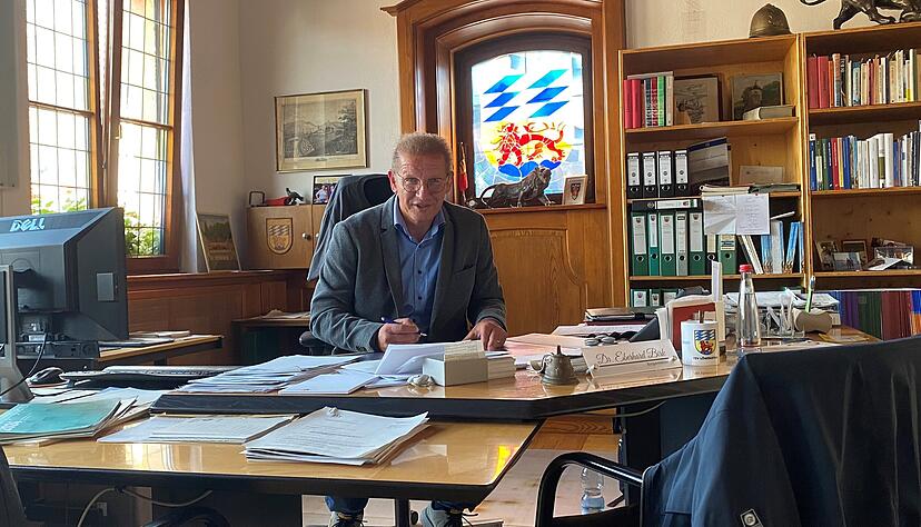 L&ouml;wensteins B&uuml;rgermeister wird in den Ruhestand versetzt.