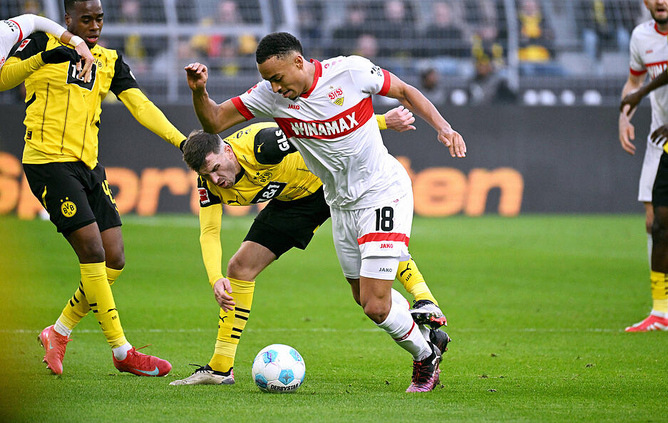 Jamie Leweling: Blieb eher blass und rutschte dann auch noch weg im Zweikampf gegen Guirassy. Gut, dass Nübel zur Stelle war. Nicht das beste Spiel von Leweling, der auf seiner Seite aber auch nicht so oft zum Zug kam.  Note: 4