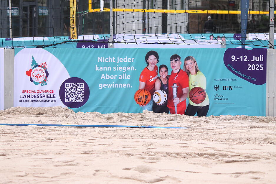 Am Bollwerksturm in Heilbronn sind zwei Beachvolleyball-Felder entstanden.