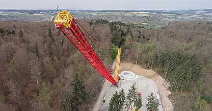 Es sind unter anderem solche Eingriffe beim Bau in die örtlichen Waldgebiete, die Kritiker des geplanten Windparks Karlsfurtebene fürchten: Stadtverwaltung und Gemeinderat positionieren sich auch gegen die noch übrigen Anlagen.
Foto: Archiv/Maier