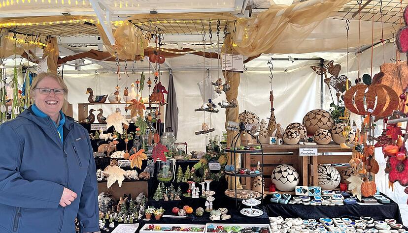 Sie hat sich alles selbst beigebracht: Seit über zehn Jahren verkauft Gabriele Wolnik nun schon nebenberuflich ihre eigene Tonkunst. Sie hat sich alles selbst beigebracht: Seit über zehn Jahren verkauft Gabriele Wolnik nun schon nebenberuflich ihre eigene Tonkunst.