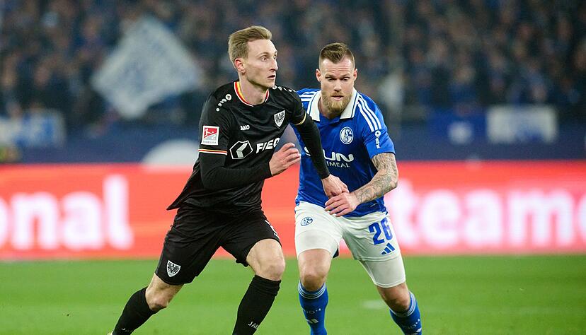 Schalke gewinnt dank einer Steigerung in der zweiten Hälfte.