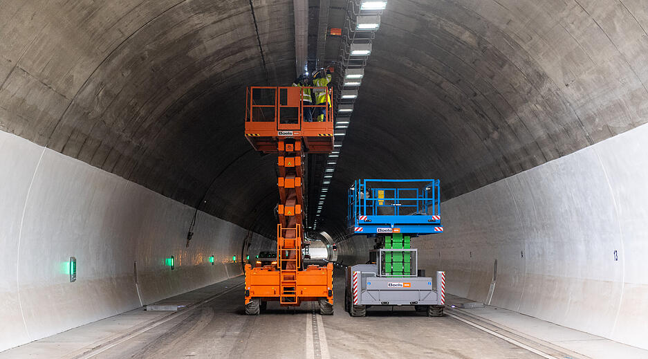 Im Tunnel werden die Betriebs- und Sicherheitstechnik auf den neuesten Stand gebracht.