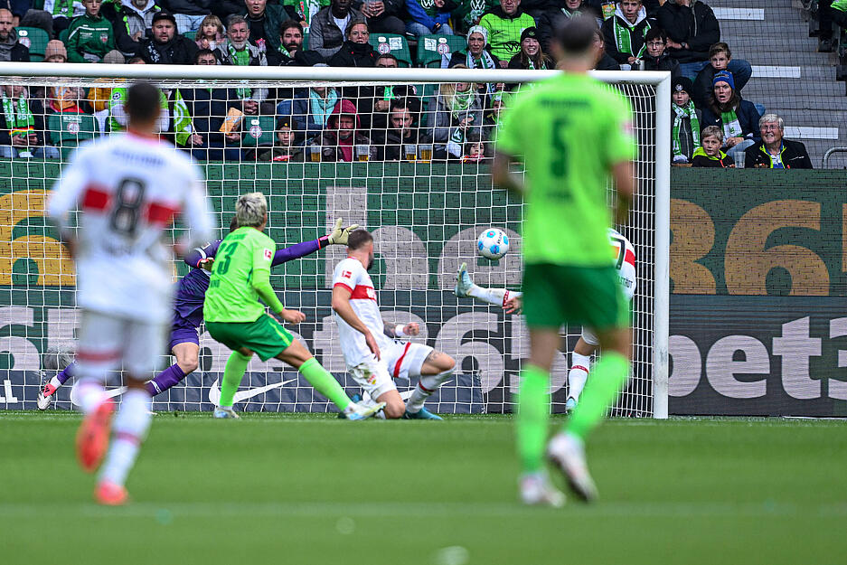 Der VfL Wolfsburg ging nach einem VfB-Ballverlust in Führung.