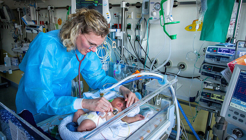 Fr&uuml;hchen sind auf eine spezielle medizinische Versorgung angewiesen.