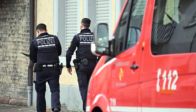 3.000 Leute sollten ihre Wohnungen verlassen. 3.000 Leute sollten ihre Wohnungen verlassen.