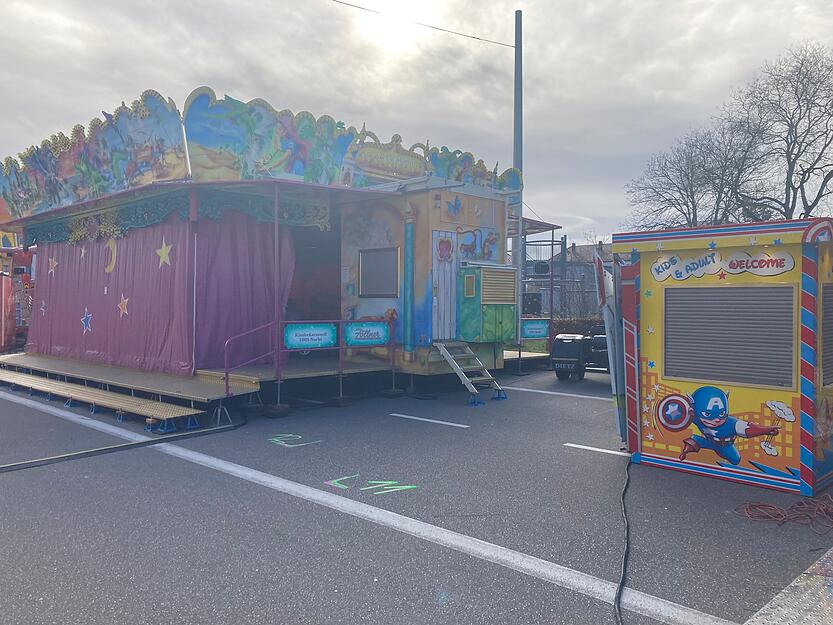 In Heilbronn wird der Pferdemarkt aufgebaut In Heilbronn wird der Pferdemarkt aufgebaut