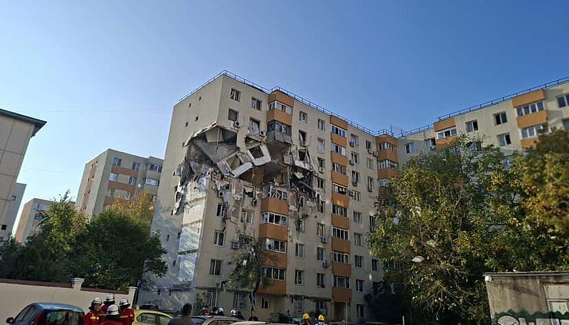Das Haus droht einzust&uuml;rzen, mehr Opfer werden bef&uuml;rchtet.