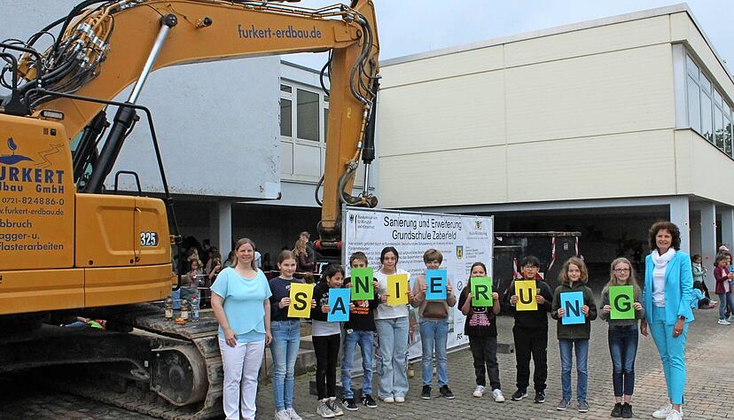 Das Strahlen beim Baggerbiss zur Sanierung der Zaberfelder Grundschule ist vergangen: Derzeit ist unklar, ob das Projekt F&ouml;rdermittel vom Land erh&auml;lt.