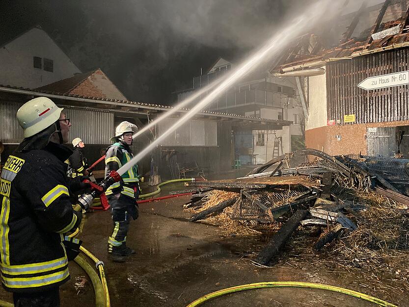 Schwerer Brand in Pferdestall in Neuenstadt-Kochertürn
