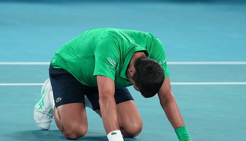Novak Djokovic ging im Halbfinale gegen Jannik Sinner an seine k&ouml;rperlichen Grenzen.