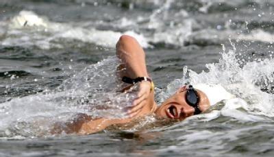 Alexander Studzinski schwimmt 2004 bei der WM in Dubai.