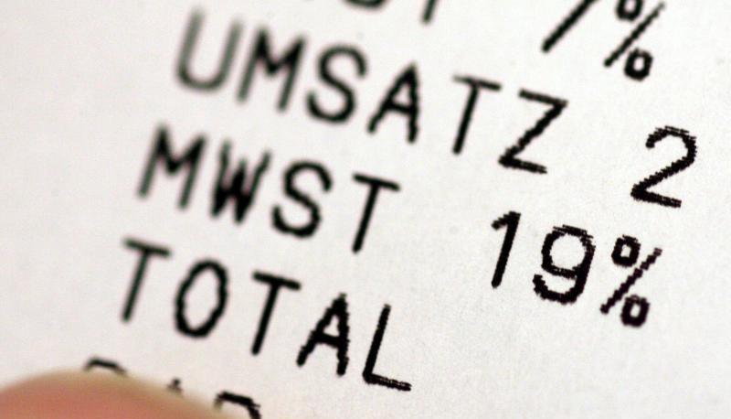 Der Gesamtpreis muss laut einem Gerichtsurteil inklusive Mehrwertsteuer angegeben werden.