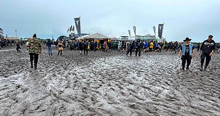 Das Festivalgel&auml;nde in Wacken ist eine Schlammlandschaft.
Foto: Privat
