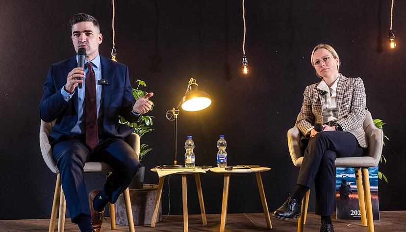 Sellner und AfD-Politikerin Lena Kotr&eacute; diskutieren &uuml;ber sogenannte Remigration. Kotr&eacute; machte vorab Werbung f&uuml;r das Treffen in Brandenburg. (Archivbild)