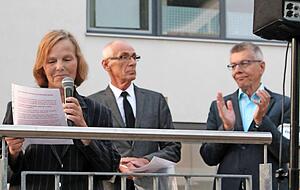 Nicht nur Gudrun Schickert, auch Dr. Andreas Eckle und Satdtrat Hans-Jürgen Saknus wollen für den Erhalt des Künzelsauer Krankenhauses kämpfen. Nicht nur Gudrun Schickert, auch Dr. Andreas Eckle und Satdtrat Hans-Jürgen Saknus wollen für den Erhalt des Künzelsauer Krankenhauses kämpfen.