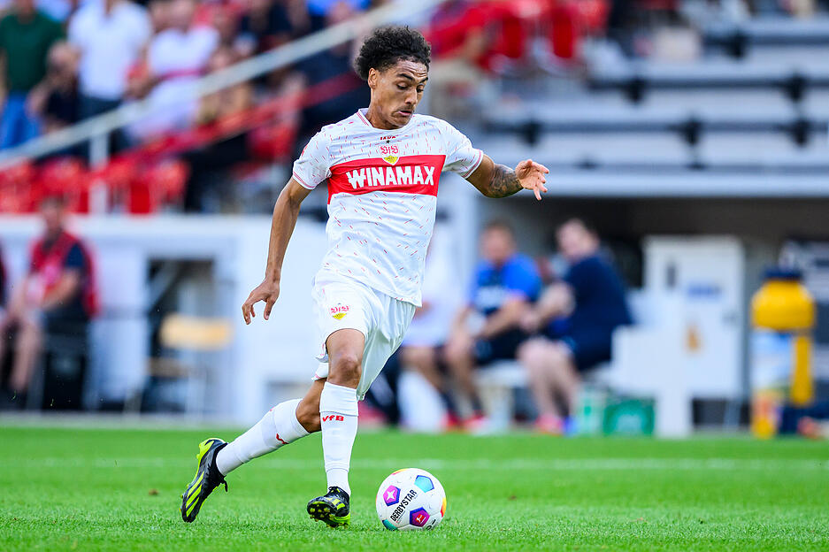 Millot spielte auch für die französische U16- und U17-Nationalmannschaft.