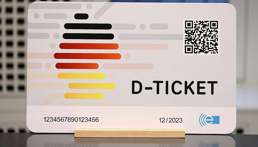 Das Deutschlandticket für den bundesweiten Nah- und Regionalverkehr zum Preis von 49 Euro im Monat gilt seit 1. Mai. Mit Jobtickets fahren manche Arbeitnehmer noch deutlich günstiger. Das Deutschlandticket für den bundesweiten Nah- und Regionalverkehr zum Preis von 49 Euro im Monat gilt seit 1. Mai. Mit Jobtickets fahren manche Arbeitnehmer noch deutlich günstiger.