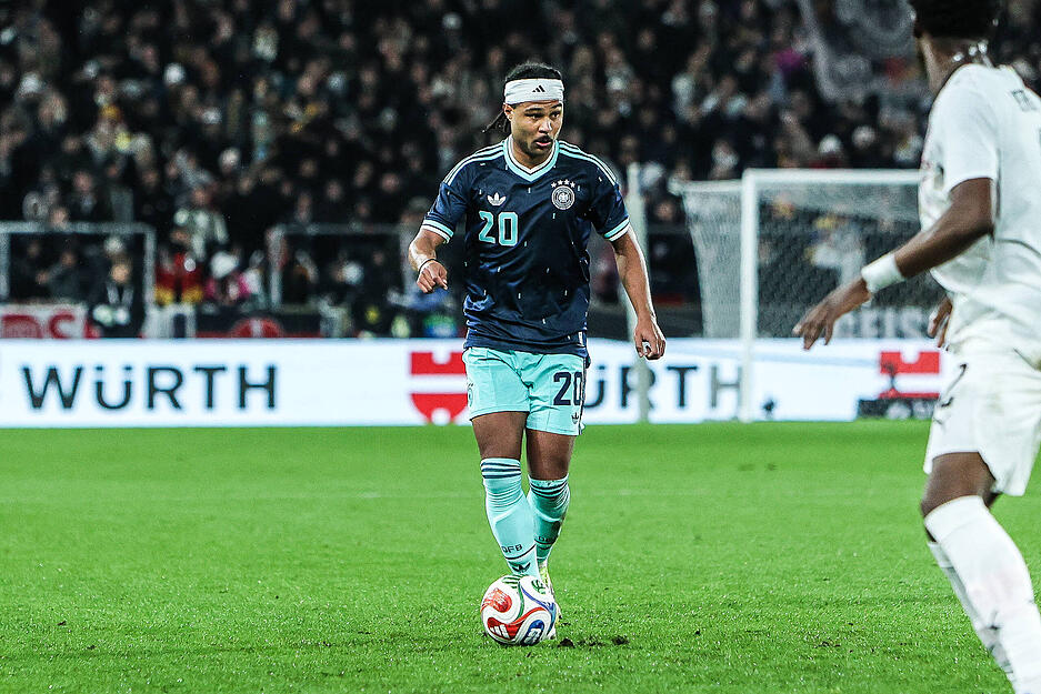 Serge Gnabry: Oft am Ball, konnte aber wenig Akzente setzen. Zur Halbzeit ausgewechselt. Note: 4 Serge Gnabry: Oft am Ball, konnte aber wenig Akzente setzen. Zur Halbzeit ausgewechselt. Note: 4