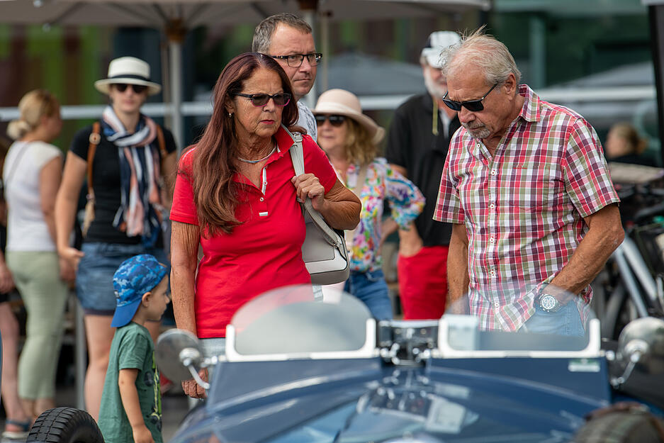 ADAC Oldtimerralley 180 automobile Klassiker machen am 9. Juli eine längere Pause am Audi Forum ADAC Oldtimerralley 180 automobile Klassiker machen am 9. Juli eine längere Pause am Audi Forum
