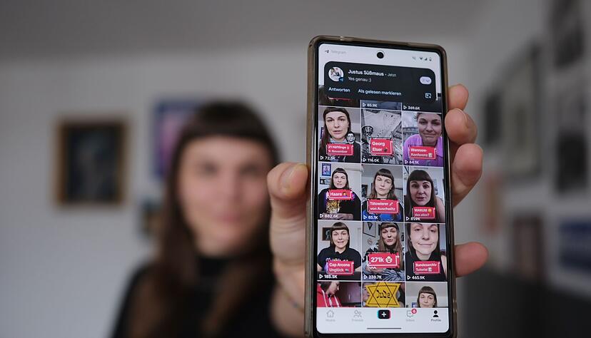 Content Creatorin Susanne Siegert zeigt die Startseite ihres Tiktok-Accounts. Content Creatorin Susanne Siegert zeigt die Startseite ihres Tiktok-Accounts.