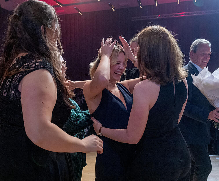 Nachmittags stellten sich die Kandidaten intern den überwiegend fachlichen Fragen einer 20-köpfigen Jury aus Weinwirtschaft, Politik, Medien und Tourismus. Nachmittags stellten sich die Kandidaten intern den überwiegend fachlichen Fragen einer 20-köpfigen Jury aus Weinwirtschaft, Politik, Medien und Tourismus.