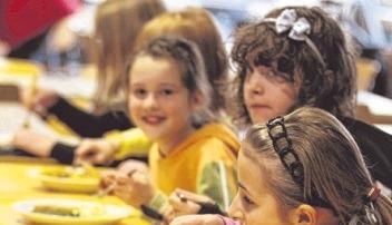 Ganztagsschule mit gemeinsamem Essen? Die Meinungen gehen auseinander. Ganztagsschule mit gemeinsamem Essen? Die Meinungen gehen auseinander.