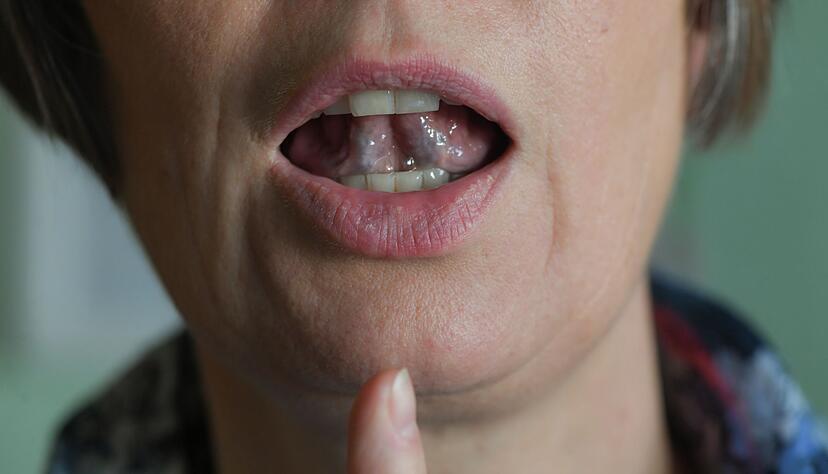 Als Logop&auml;din darf sich nur bezeichnen, wer eine entsprechende Ausbildung absolviert hat. Der Weg in den Beruf ist an einer Berufsfach- oder einer Hochschule m&ouml;glich.