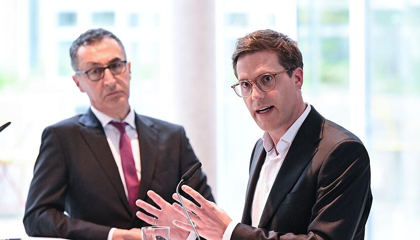 Wie schnell werden die beiden sich einig in den jetzt anstehenden Koalitionsverhandlungen? Gr&uuml;nen-Frontmann Cem &Ouml;zdemir (l.) und CDU-Landeschef Manuel Hagel (r.) (Archivbild)