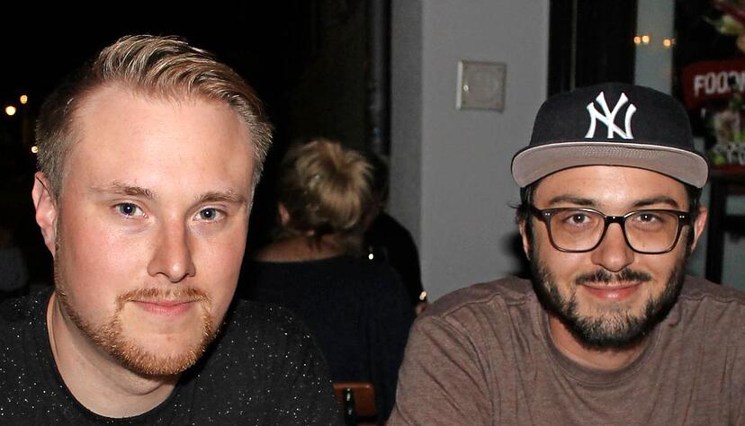 Freuen sich &uuml;ber den Sommer: Thorben Purnhagen (links) und Philipp Kissel.