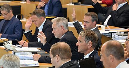 Abgeordnete der CDU haben in Th&uuml;ringen mit Stimmen der AfD eine Steuersenkung durchgesetzt.