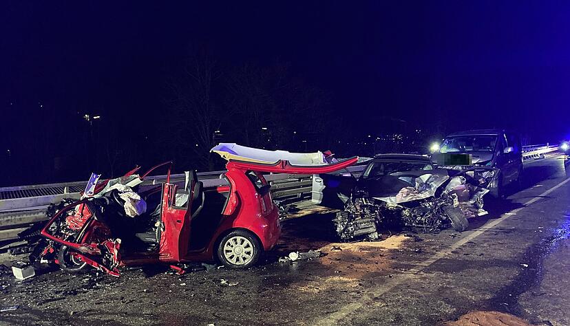 Der Ungl&uuml;cksort glich einem Tr&uuml;mmerfeld.