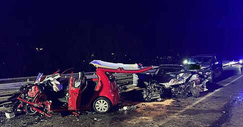 Der Ungl&uuml;cksort glich einem Tr&uuml;mmerfeld.