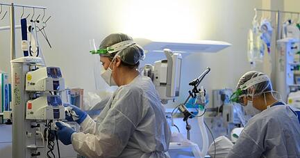 Der Pflegebereich und der Gesundheitssektor insgesamt sind besonders vom Fachkräftemangel betroffen. Der Pflegebereich und der Gesundheitssektor insgesamt sind besonders vom Fachkräftemangel betroffen.