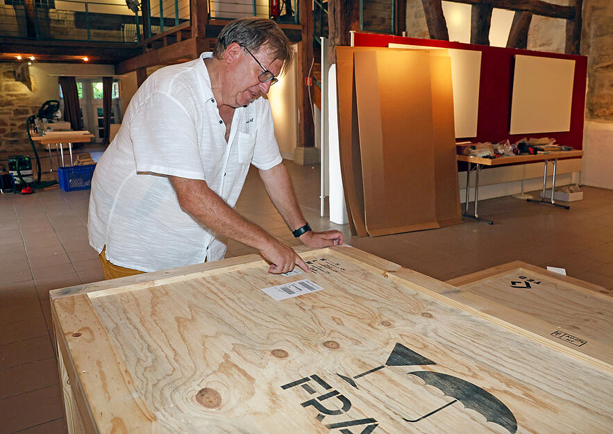 Die Schau in Neuenstadt ist seine erste Soloausstellung in Deutschland.