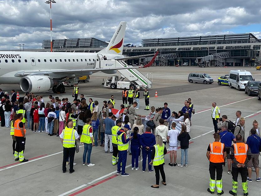 EM 2024: Dänemark landet am Flughafen Stuttgart